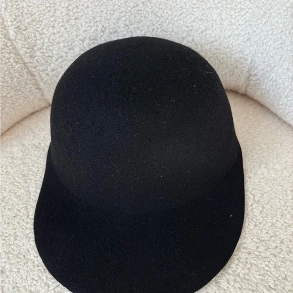 HOLT RENFREW Wool Hat - Picture 2 of 3